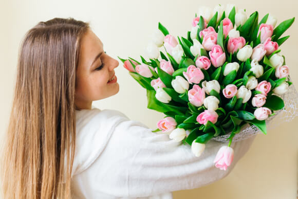 Bukiet tulipanów z dostawa. Tulipany Warszawa Świeże Kwiaty